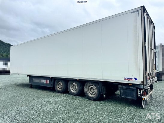 Schmitz Cargobull box semi-trailer with refrigeration unit and load Schmitz Cargobull box semi-trailer with refrigeration ...
