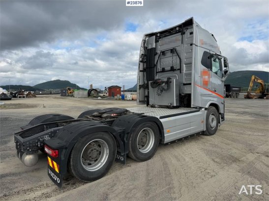 Volvo FH16 -650 tractor unit w/ tandem lift. WATCH VIDEO 590 2024 2 Tractor Units image 4