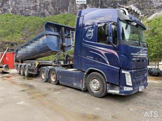 Volvo FH540 6x4 tractor unit with a 2017 3-axle Langendo 590 2019 2 Tractor Units image 19