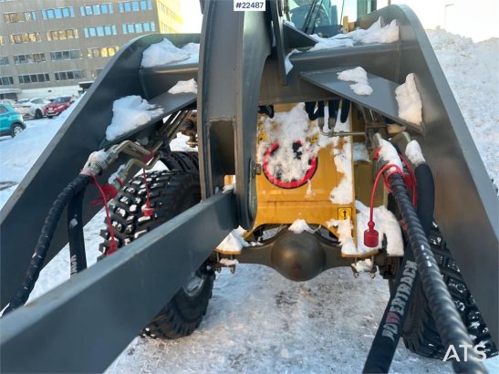 Powertrack L45 wheel loader w/ Flapwing bucket, bucket and pa Powertrack L45 wheel loader w/ Flapwing bucket, bucket and p...