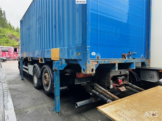Scania P114 Container Truck with Tail Lift P114 Container Truck with Tail Lift 2002 2 image 4