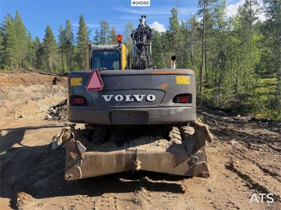 Volvo EW160B w/ rototilt and two buckets. WATCH VIDEO EW160B w/ rototilt and two buckets. WATCH VIDEO 2003 2 Wheeled Excav...