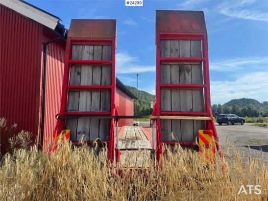 Forss-Parator Machine Trailer with Hydraulic Ramps Forss-Parator Machine Trailer with Hydraulic Ramps 1978 2 Lowloader tra...