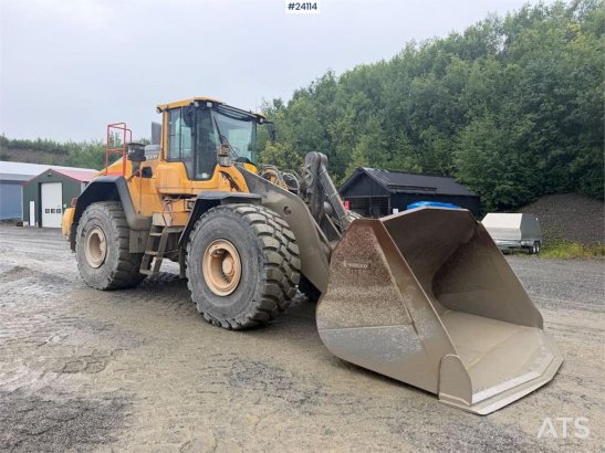 Volvo L220H wheel loader w/ lever control, bucket and sc L220H wheel loader w/ lever control, bucket and sc 2023 2 Wheel L...