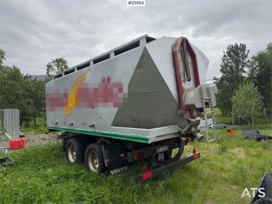 Trailer-Bygg TB 20 tipper trailer. Repair project. TRAILER-BYGG TB 20 tipper trailer. Repair project. 1987 2 Dump trailers...