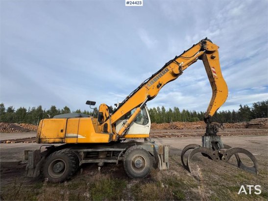 Liebherr A904C Wheeled Excavator w/ Hydraulically Elevating A904C Wheeled Excavator w/ Hydraulically Elevating 2008 2 Whee...