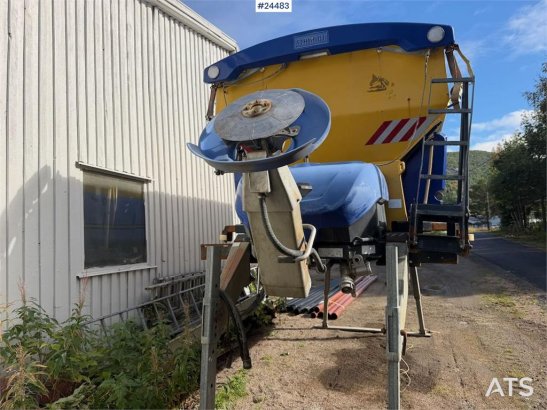 Stratos B90-42 sand spreader – 9 cubic meters Stratos B90-42 sand spreader – 9 cubic meters 2013 2 image 4