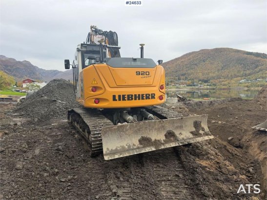 Liebherr R920 LC reduced-tail-swing excavator with GPS, 2 b 10028 2022 2 Crawler Excavators image 4
