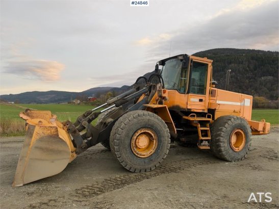 Volvo L120B Wheel loader with bucket L120B Wheel loader with bucket 1994 2 Wheel Loaders image 4