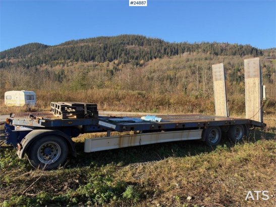 Damm machinery trailer with hydraulic ramps – Delivered Damm machinery trailer with hydraulic ramps – Delivered 2007 2 Low...