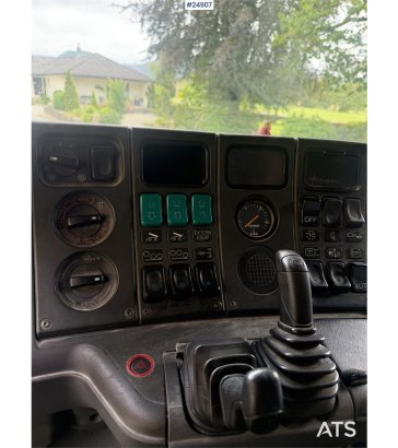 Scania R164 6x4 Tractor Unit with Hydraulics R164 6x4 Tractor Unit with Hydraulics 2000 2 Tractor Units image 4