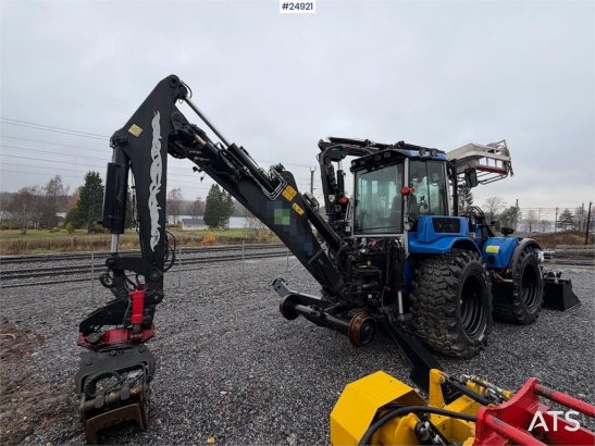 Huddig 1260B Tractor – 3 buckets, grapple, pallet forks, Huddig 1260B Tractor – 3 buckets, grapple, pallet forks, 2010 2 i...