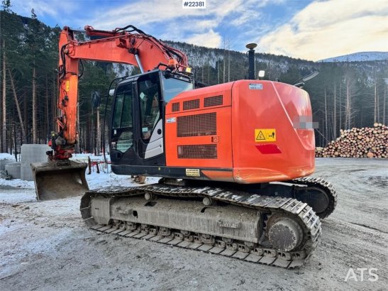 Hitachi ZX225USRLC-6 crawler excavator – GPS – Rototilt – ZX225USRLC-6 crawler excavator – GPS – Rototilt – 2017 2 Crawler...