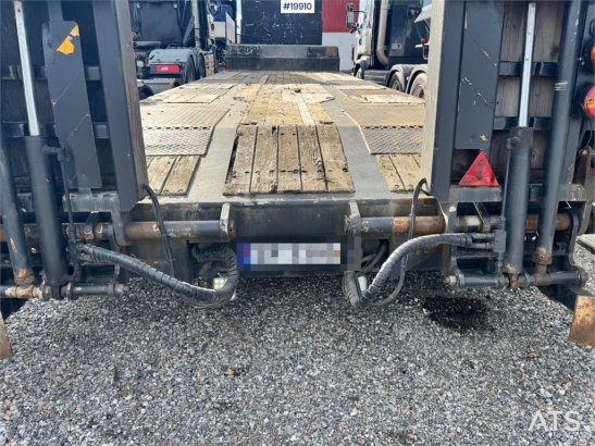 Istrail Machinery Semi-trailer w/ Hydraulic bridges. Istrail Machinery Semi-trailer w/ Hydraulic bridges. 2008 2 Lowloader...