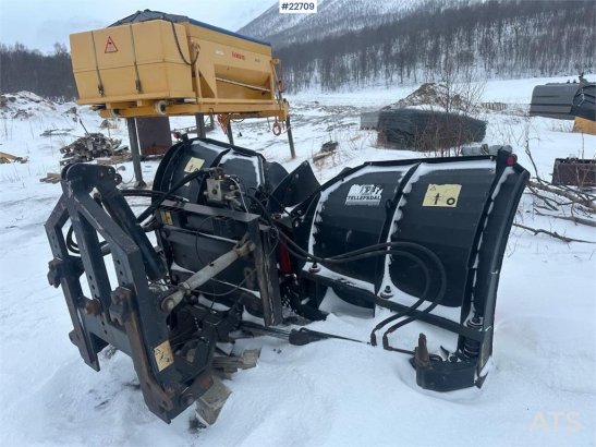 Tellefsdal V-plough high w/ new steel. 3 meters Tellefsdal V-plough high w/ new steel. 3 meters 2007 2 image 5