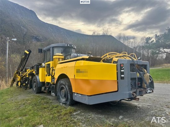 Atlas Copco Boomer MC2 tunnel drilling rig. Boomer MC2 tunnel drilling rig. 2015 2 image 5