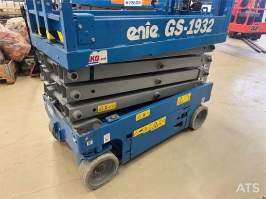 Genie GS-1932 Scissor Lift – Only 89 Hours! 4842 2019 2 Scissor Lifts image 5