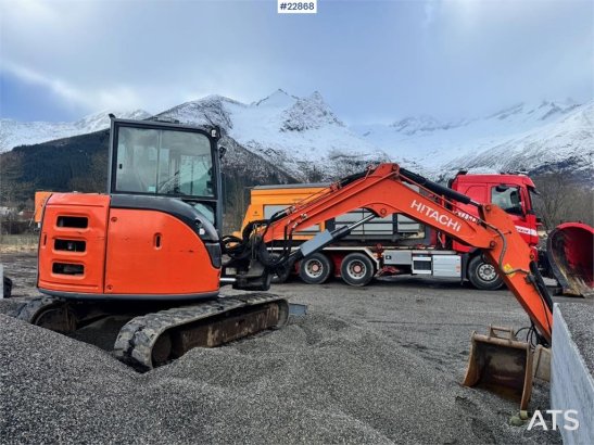 Hitachi ZX65USB-5A crawler excavator – Rototilt – 3 bucket ZX65USB-5A crawler excavator – Rototilt – 3 bucket 2014 2 Crawl...