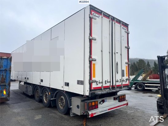 Ekeri box semi-trailer with refrigeration/freezer unit. Ekeri box semi-trailer with refrigeration/freezer unit. 2013 2 Box...