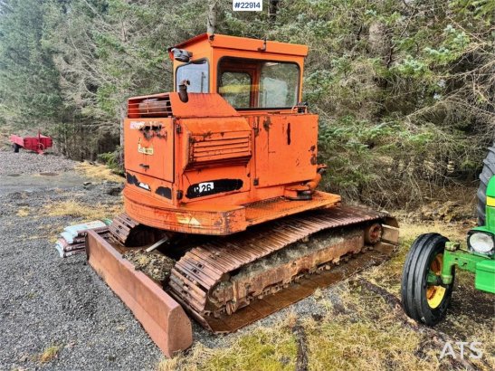 Schaeff HR26 crawler excavator with 2 buckets. Schaeff HR26 crawler excavator with 2 buckets. 1985 2 Crawler Excavators im...