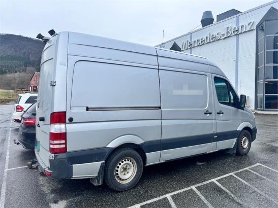 Mercedes-Benz Sprinter 316 van w/ 2 sets of tires! Sprinter 316 van w/ 2 sets of tires! 2016 2 Small Vans image 5