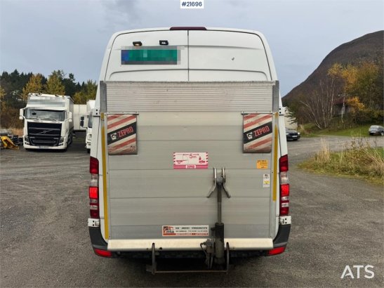 Mercedes-Benz Sprinter 316 w/ Lift REPAIR OBJECT Sprinter 316 w/ Lift REPAIR OBJECT 2011 2 Small Vans image 5