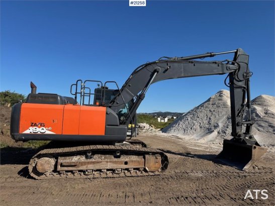 Hitachi ZX 190 LC-6 with Engcon rototilt og graveskuffe. ZX 190 LC-6 with Engcon rototilt og graveskuffe. 2018 2 Crawler E...