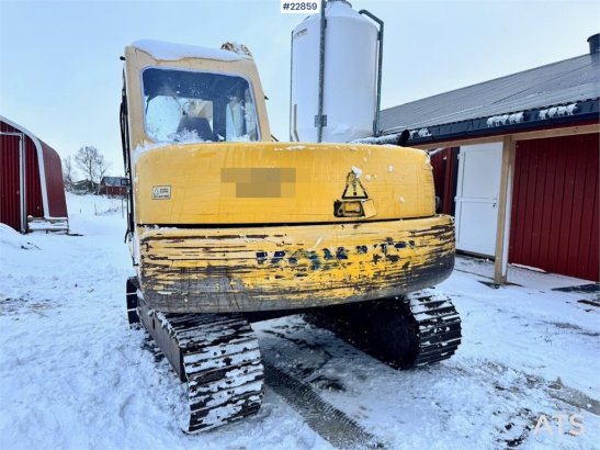 Komatsu PC60-7 crawler excavator with powertilt and 3 buck PC60-7 crawler excavator with powertilt and 3 buck 1994 2 Crawl...
