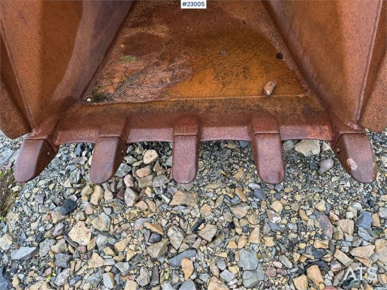 VTN FB250 crusher bucket w/ S70 attachment. VTN FB250 crusher bucket w/ S70 attachment. 2007 2 image 16