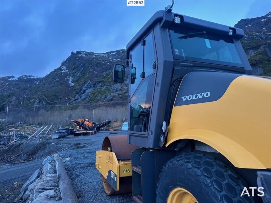Volvo SD77DX roller w/ low hours! SD77DX roller w/ low hours! 2011 2 image 20