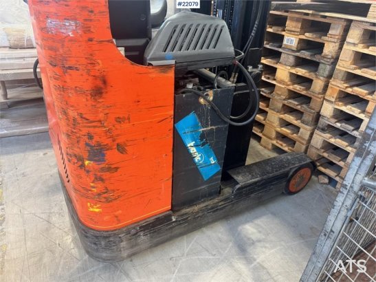Rocla S16 reach truck with charger Rocla S16 reach truck with charger 2001 2 Forklift image 35