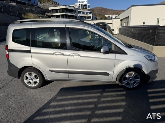 Ford Transit Courier with roof rails, chains, summer/wi Transit Courier with roof rails, chains, summer/wi 2018 2 Small Va...
