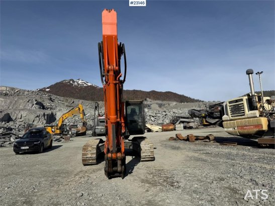 Hitachi ZX290LC-5B excavator with a digging bucket ZX290LC-5B excavator with a digging bucket 2013 2 Crawler Excavators im...