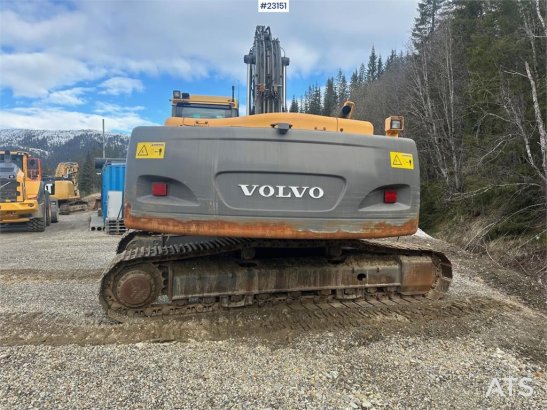 Volvo EC240CL crawler excavator w/ two buckets and power EC240CL crawler excavator w/ two buckets and power 2008 2 Crawler...