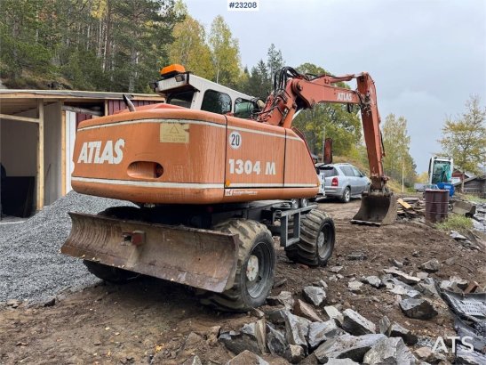 Atlas 1304 w/ 1 backhoe bucket Low Hours! 1304 w/ 1 backhoe bucket Low Hours! 2002 2 Wheeled Excavators image 5