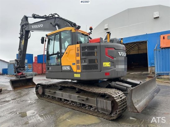 Volvo ECR235EL crawler excavator w/ sanding tray, rototi ECR235EL crawler excavator w/ sanding tray, rototi 2017 2 Crawler...