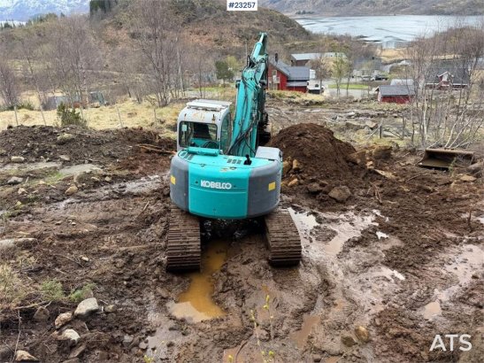 Kobelco SK135 SRLC-1E excavator w/ 3 buckets, Jib, new ste SK135 SRLC-1E excavator w/ 3 buckets, Jib, new ste 2002 2 Crawl...