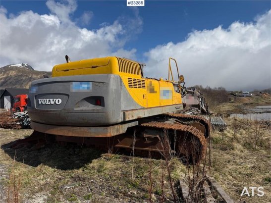 Volvo EC460LC excavator w/ 2 buckets and long boom EC460LC excavator w/ 2 buckets and long boom 2001 2 image 5