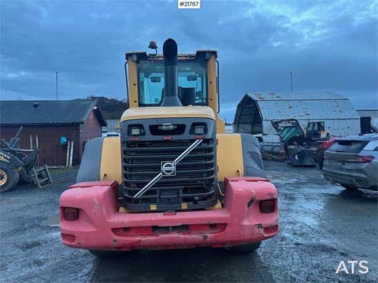 Volvo L90F wheel loader w/ Volvo gravel bucket. WATCH VI 10140 2011 2 Wheel Loaders image 5