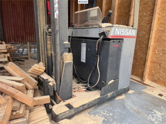 Nissan UNS 140 Reach Truck UNS 140 Reach Truck 2009 2 Forklift image 50