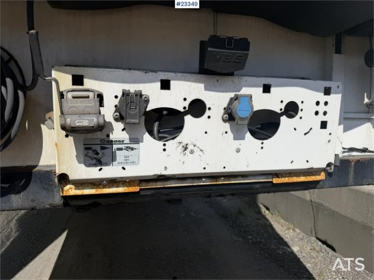 Krone cool liner 3-axle semi box trailer with 2 temperat cool liner 3-axle semi box trailer with 2 temperat 2014 2 image 5