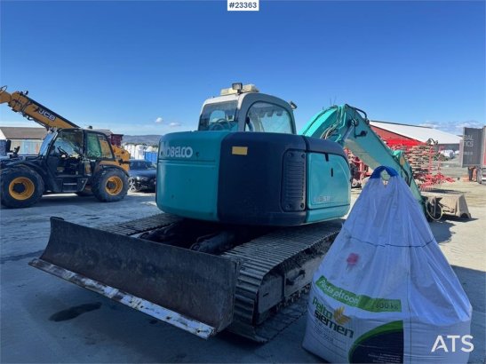 Kobelco SK135SRLC Excavator with grading bucket SK135SRLC Excavator with grading bucket 2003 2 Crawler Excavators image 5