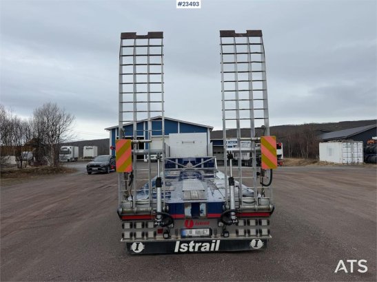 Istrail 3 axle machine trailer w/ 2 sets of tires, boom, t Istrail 3 axle machine trailer w/ 2 sets of tires, boom, t 2013...