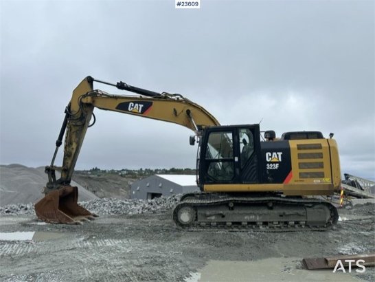 CAT 323FL with tilt and digging bucket 36 2018 2 image 5
