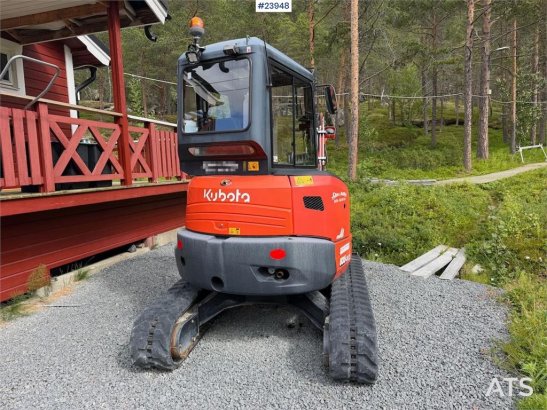 Kubota U35-3 mini excavator with 3 buckets, rototilt, and U35-3 mini excavator with 3 buckets, rototilt, and 2017 2 image 5