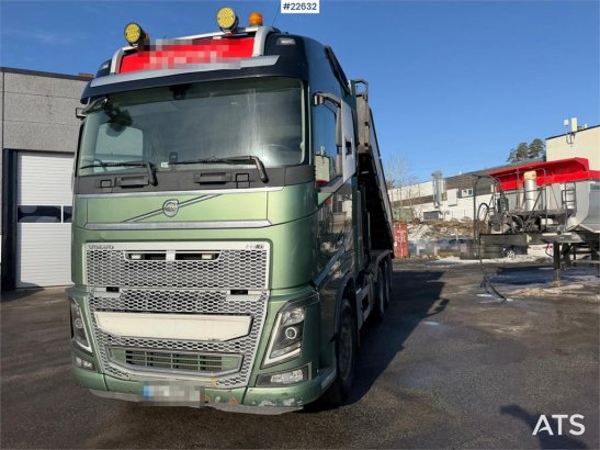 Volvo FH16 8x4 Tridem Crane Truck with 2014 26 t/m Palfi 590 2015 2 Crane trucks image 5