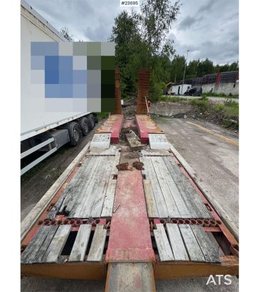 Broshuis Machine Semi-Trailer – with hydraulic loading ramp Broshuis Machine Semi-Trailer – with hydraulic loading ramp 20...