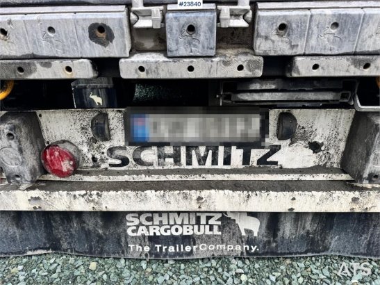 Schmitz Cargobull box semi-trailer with refrigeration unit and load Schmitz Cargobull box semi-trailer with refrigeration ...
