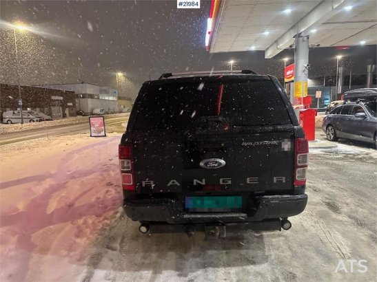 Ford Ranger w/ two sets of tires and defective 4 wheel Ranger w/ two sets of tires and defective 4 wheel 2014 2 Small Vans...