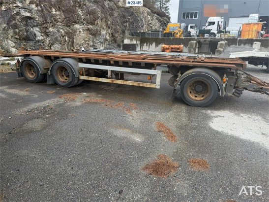 Kaupe 3 akslet hook trailer with tipper for sale as a re Kaupe 3 akslet hook trailer with tipper for sale as a re 2011 2 i...